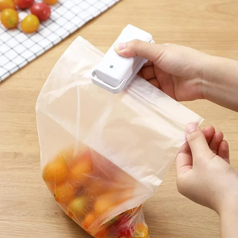 Portable Mini Heat Sealer – Home Food Bag Sealing Machine for Snacks & Plastic Bags, Kitchen Storage Clips