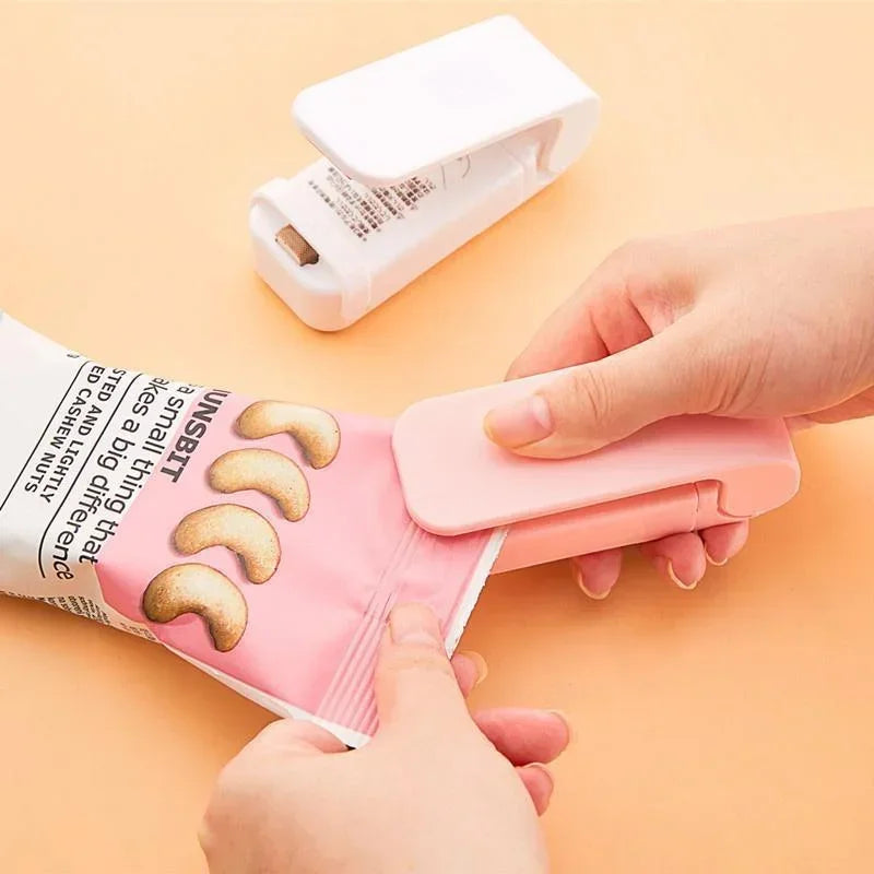 Portable Mini Heat Sealer – Home Food Bag Sealing Machine for Snacks & Plastic Bags, Kitchen Storage Clips